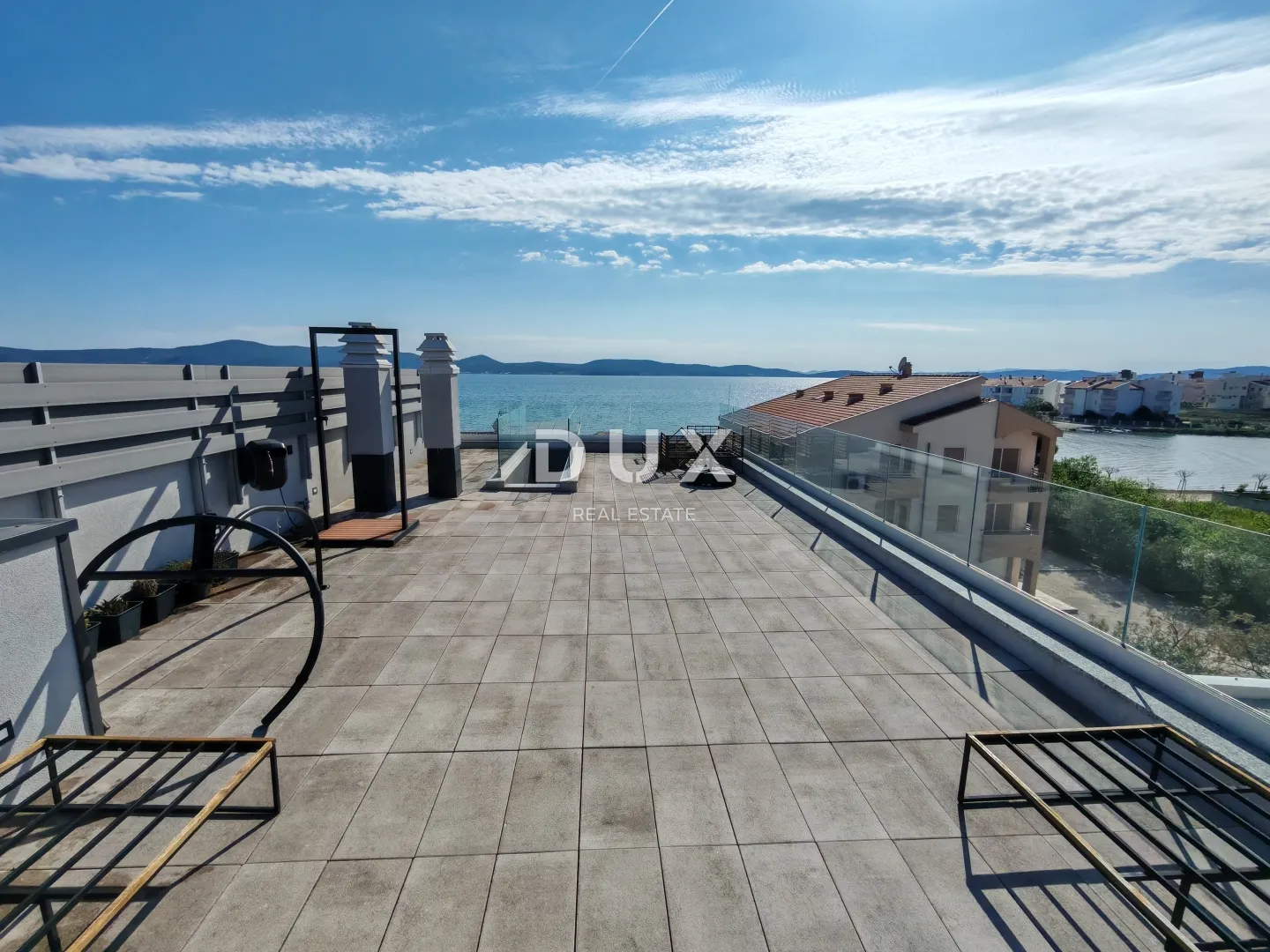 zadar, sukošan - luksuzno namješten penthouse 50 m od plaže! - slika 8