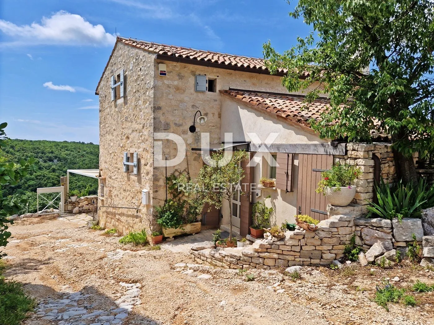 istra, buje - kamena kuća sa spektakularnim pogledom - slika 1