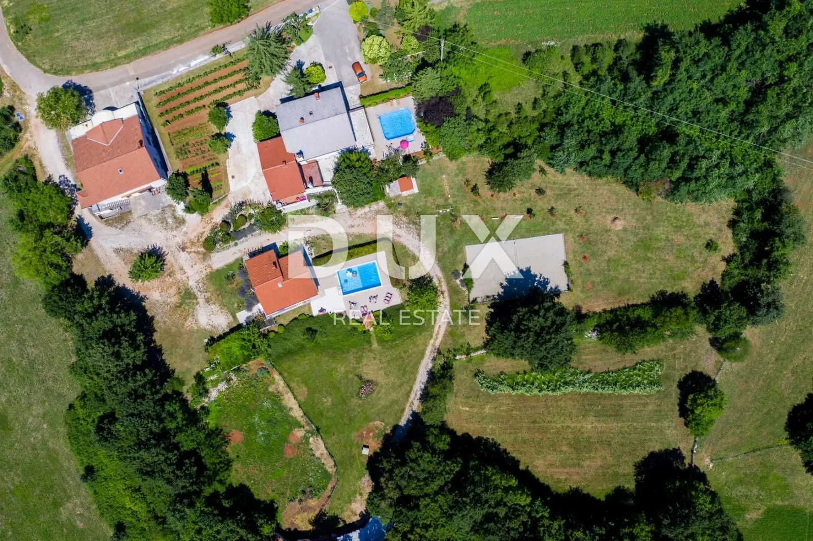 istra, žminj - imanje sa 3 samostojeće kuće - slika 2