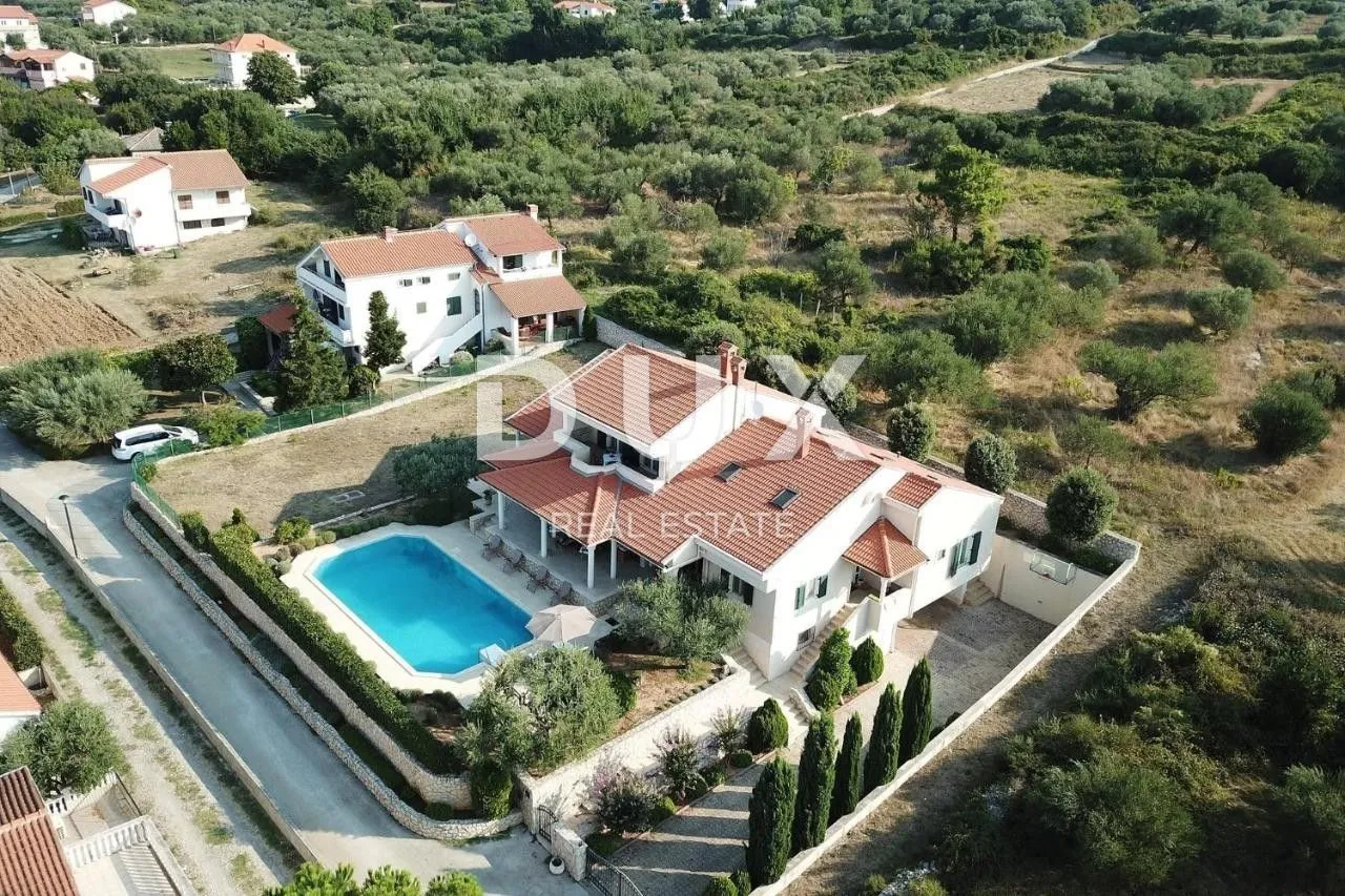 zadar, kožino - luksuzna vila s bazenom u blizini mora - slika 38