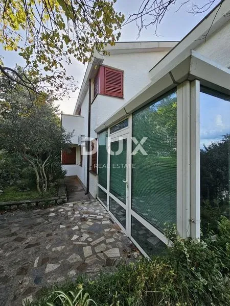 klenovica- dvojna kuća/villa 320m2 s pogledom na more + okoliš 400m2 - slika 7