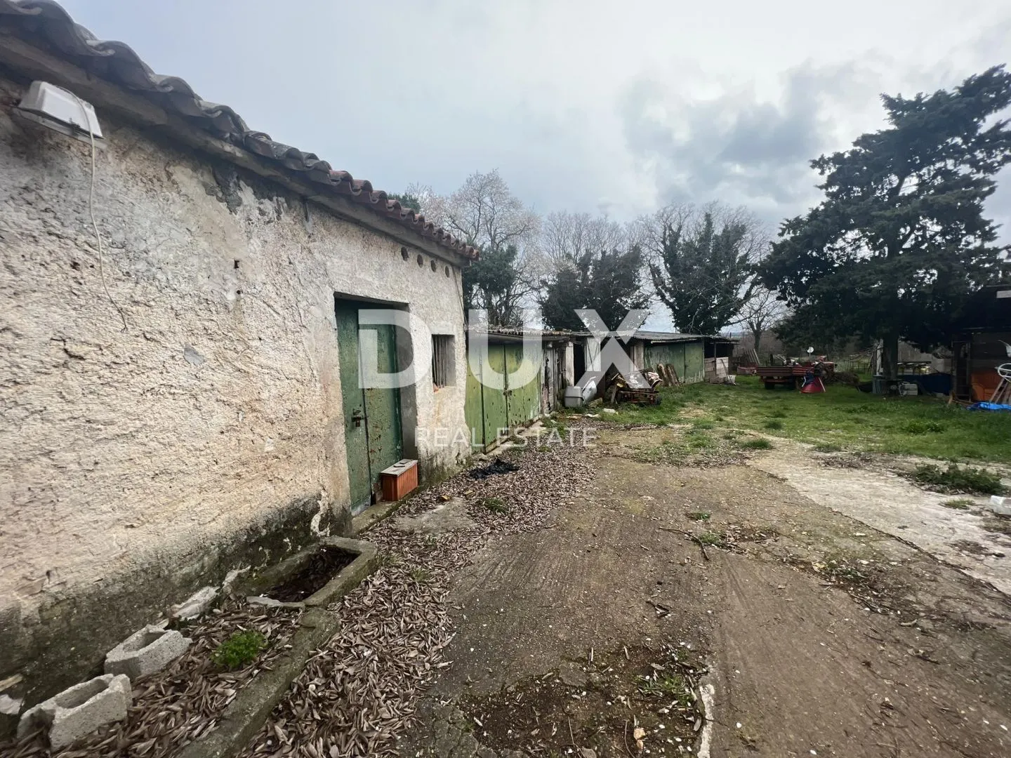 istra, valtura - građevinsko zemljište s objektom - slika 4