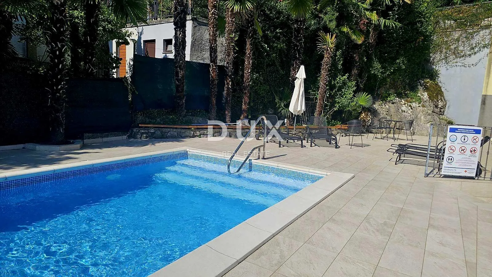 opatija, centar - garsonijera 31m2 s pogledom na more i bazenom na korištenje - slika 2