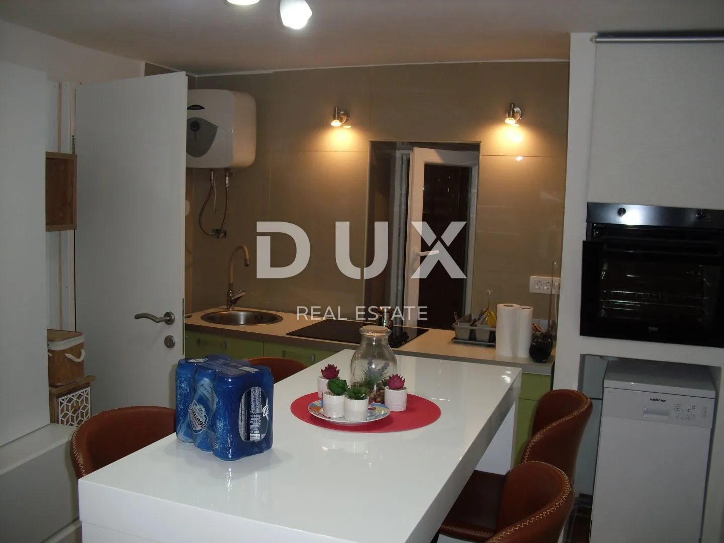 otok krk, punat - renovirani apartman sa terasom u centru - slika 3