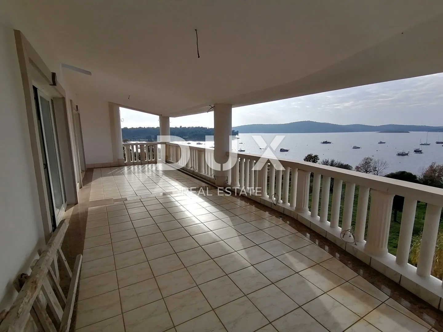istra, medulin - kuća prvi red do mora! - slika 35