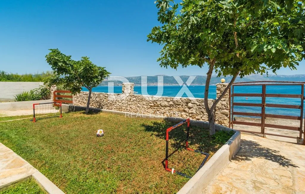 trogir, čiovo - kuća prvi red do mora - slika 3