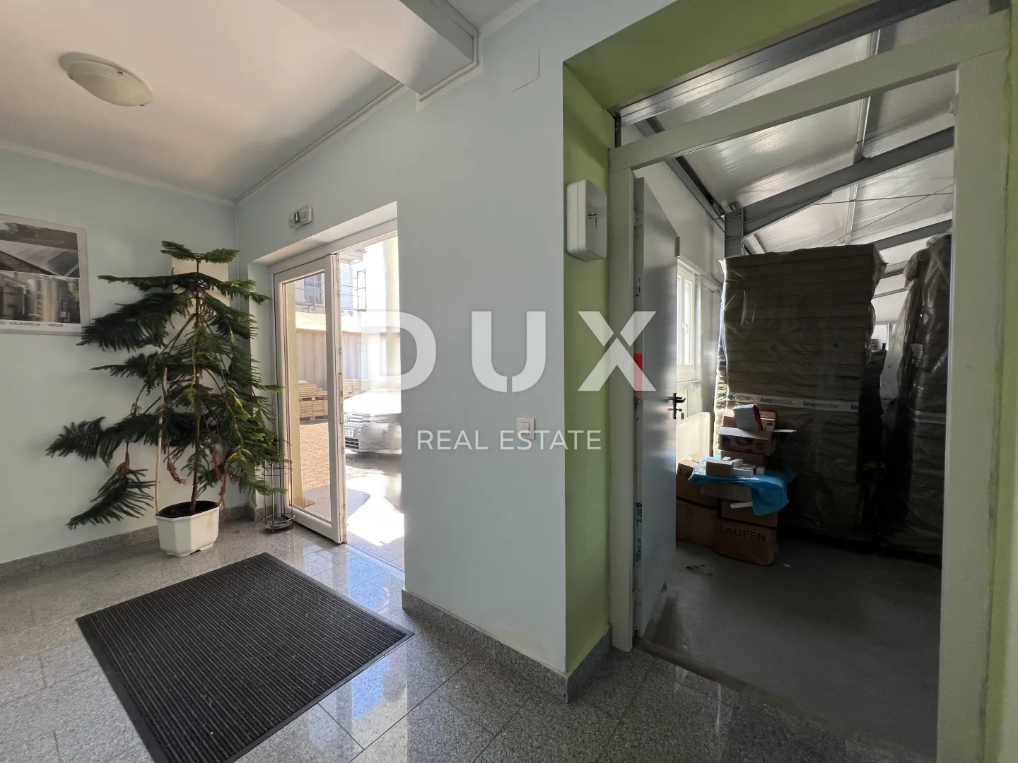 matulji, okolica - poslovno stambena zgrada od 350 m2 + okućnica 1000m2 - slika 2