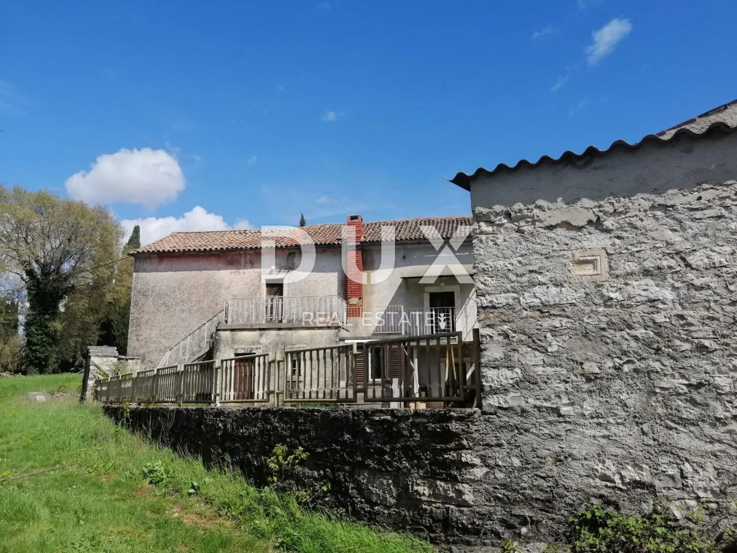 istra, žminj 3 kuće za adaptaciju + konoba + 2 garaže - slika 3
