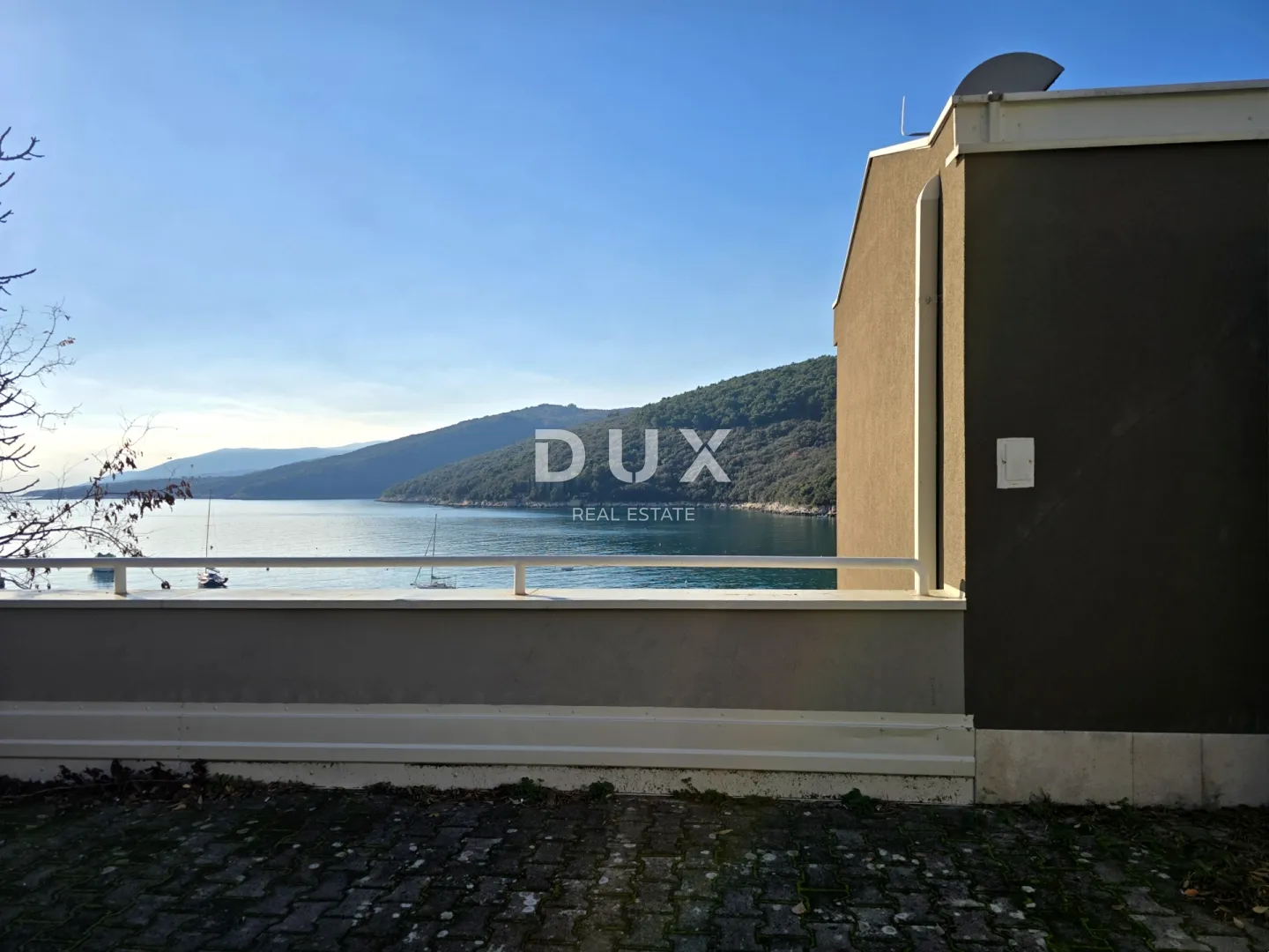 istra, rabac - poslovni prostor prvi red do mora - slika 10