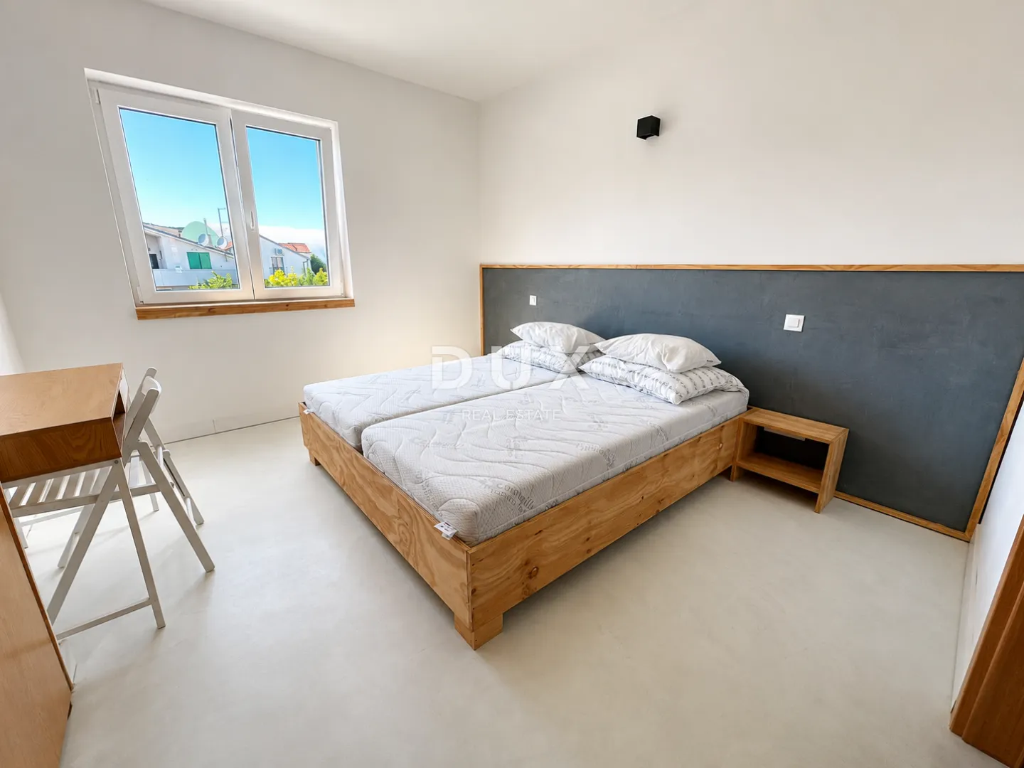 dalmacija, vodice – privatni mini resort s 4 apartmana i bazenom, 300 m od centra - slika 49