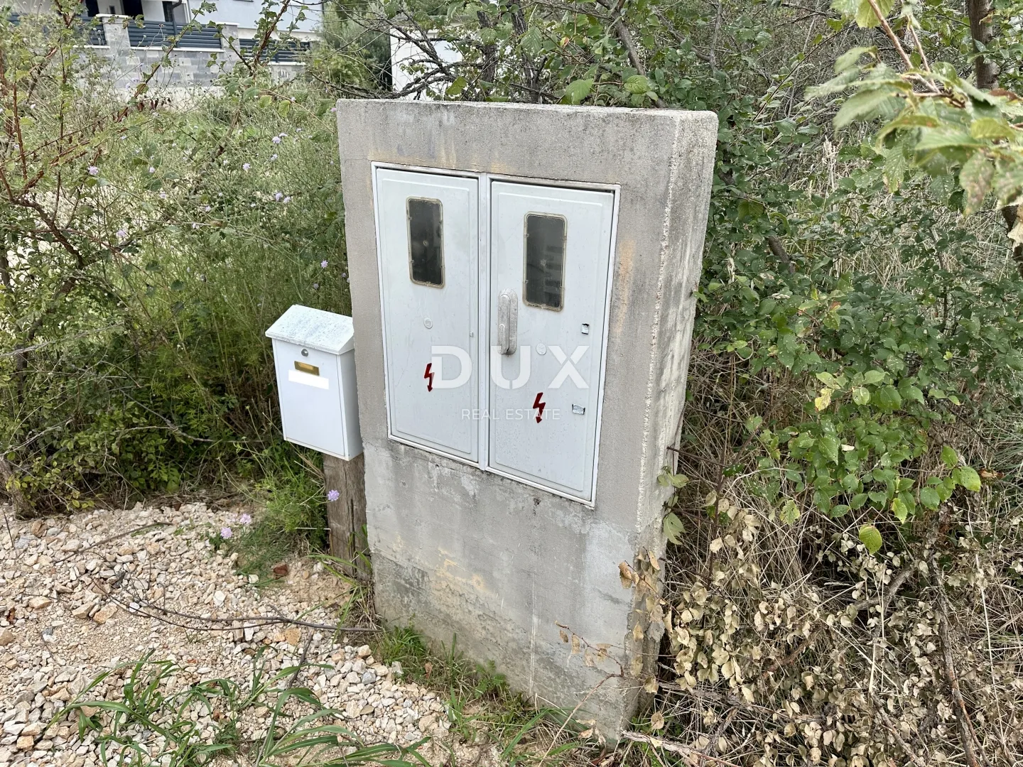 istra, buje, kaštel - zemljište s pravomoćnom građevinskom dozvolom - slika 19