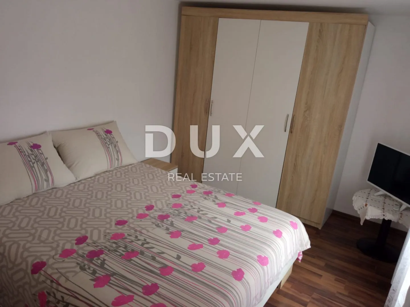 otok rab, barbat - samostojeća apartmanska kuća na odličnoj lokaciji - slika 45