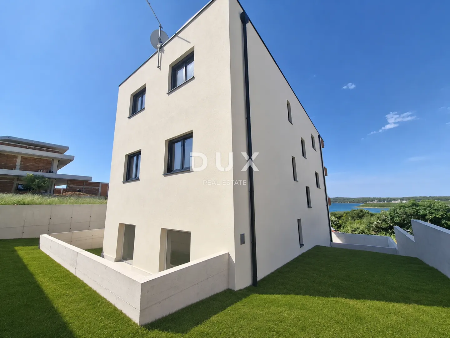 istra, medulin - novogradnja, useljivo, dvorište 140m2 s pogledom na more - slika 3