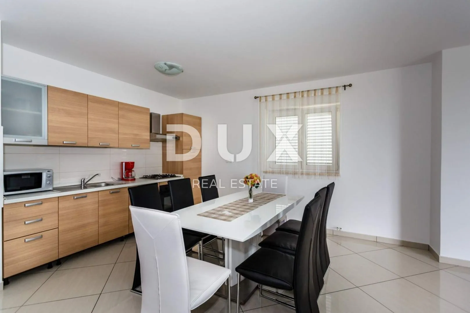 otok krk, vrbnik - apartman 99 m2 sa pogledom na more - slika 3