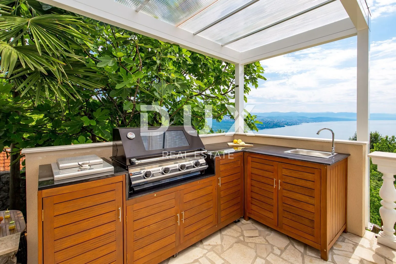 opatija, matulji - vila s pogledom na kvarnersko plavetnilo - slika 52