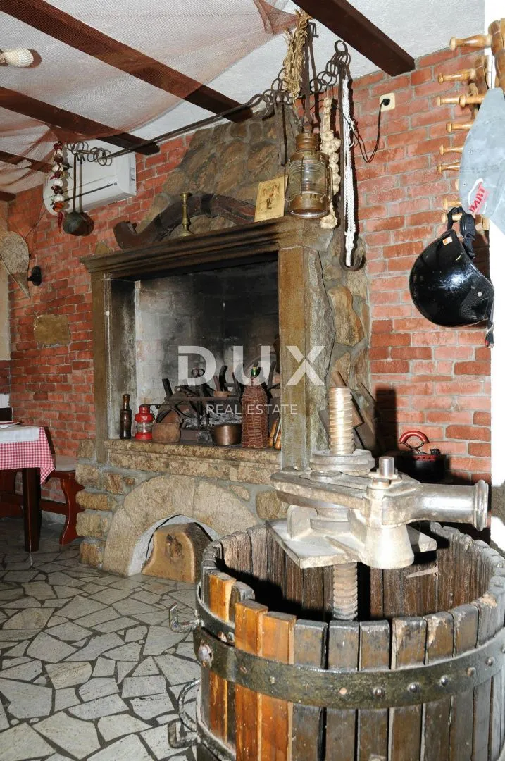 otok cres, grad cres - stara jezgra kuća, restaurant, dvoetažni stan, apartmani - slika 31