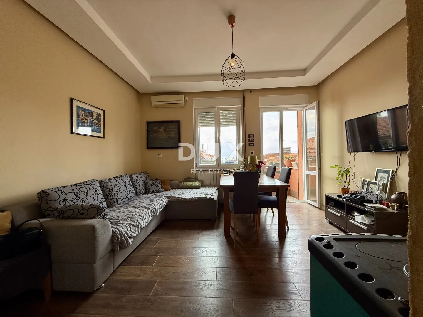 rijeka, donji zamet, dvosobni stan, 74 m2, okućnica, parking, lokacija, nova fasada - slika 2
