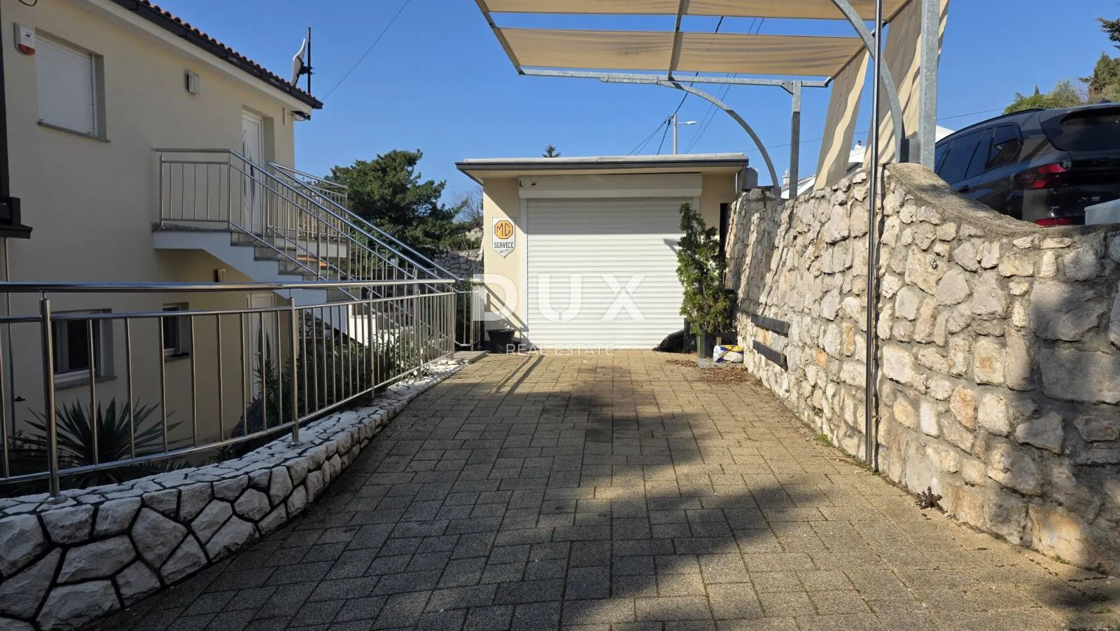 novi vinodolski – elegantna kuća 191 m2, 40 m udaljena od mora - slika 6