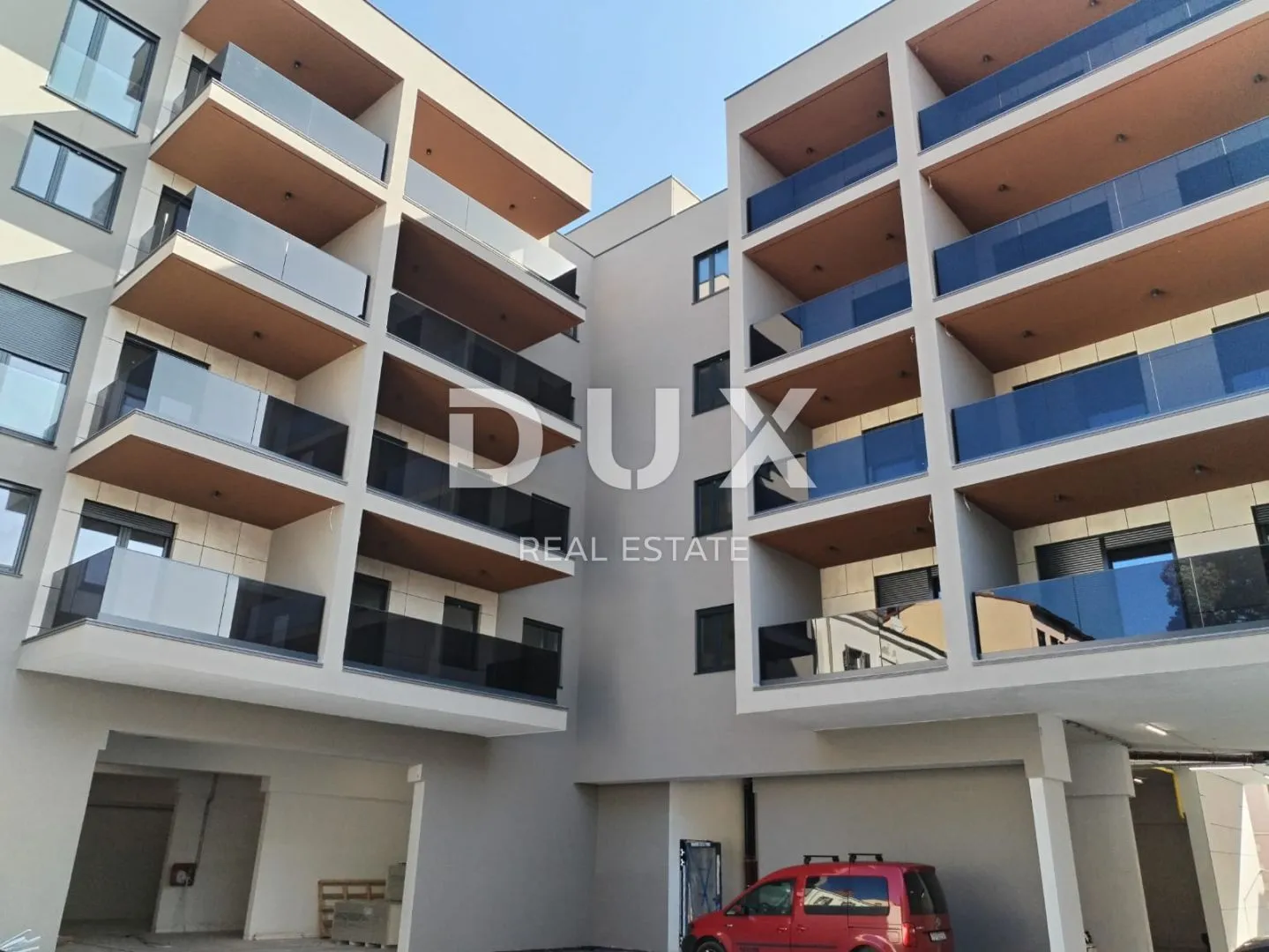istra,pula -luksuzni smart home stan u centru 130m2! - slika 3
