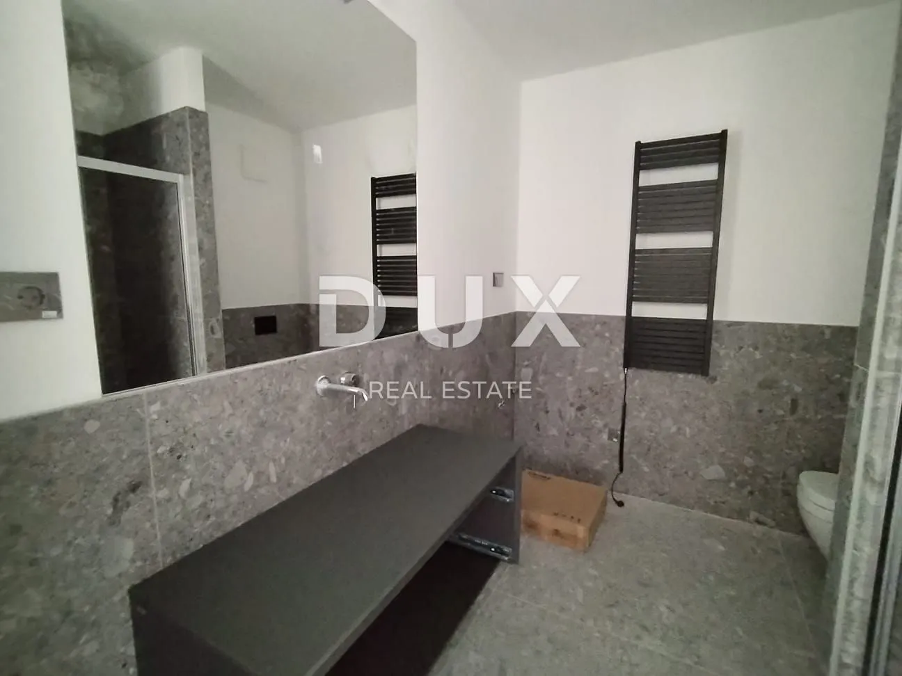 istra,pula -luksuzni smart home stan u centru 130m2! - slika 25