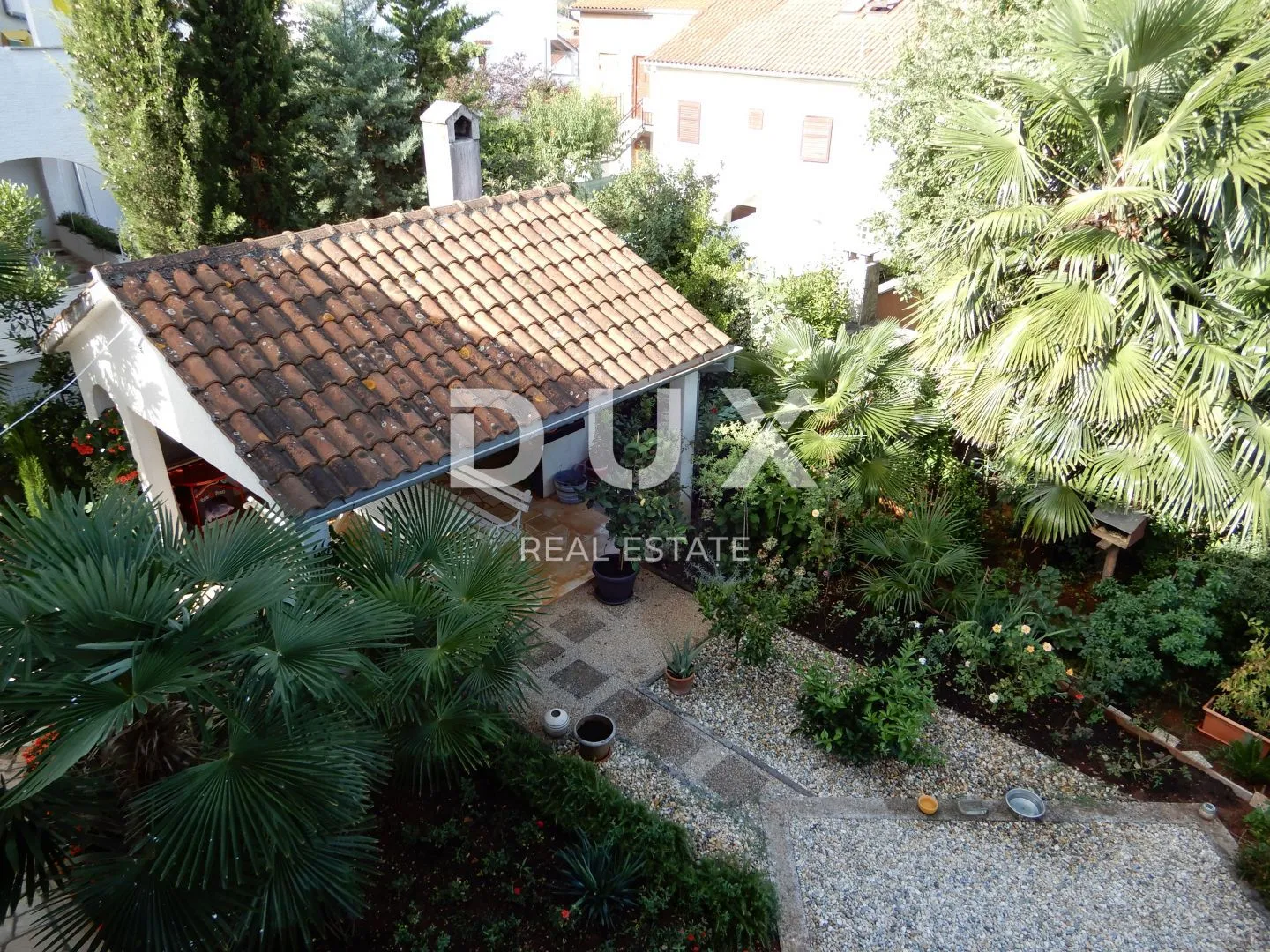 otok krk, malinska - kuća sa 4 stana i poslovnim prostorom - slika 13
