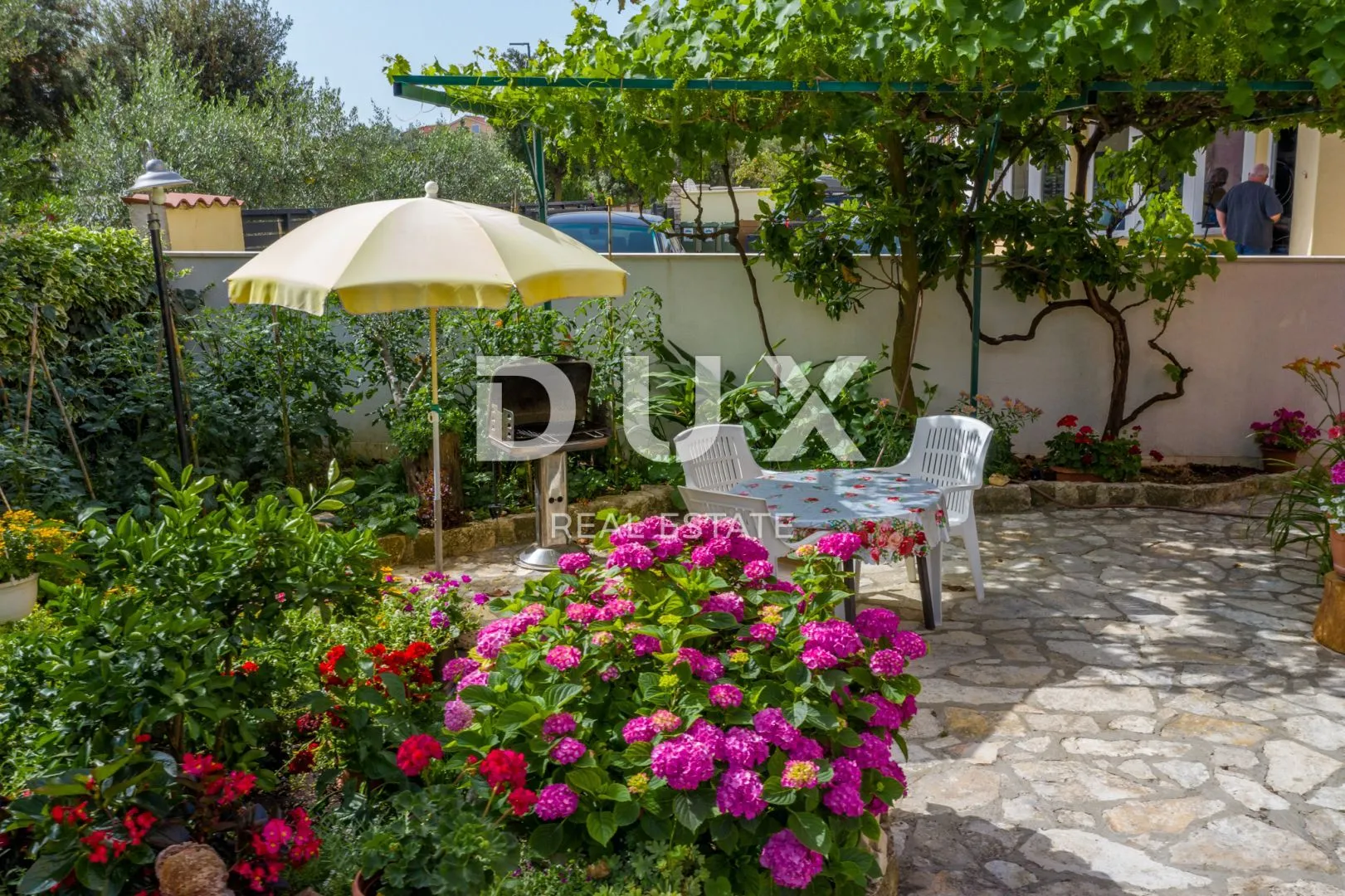 istra, peroj - atraktivna apartmanska kuća s bazenom i pogledom na more! - slika 52