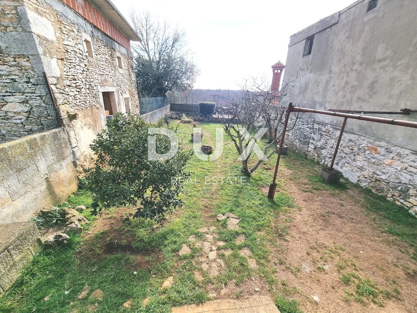 istra, marčana kamene kuće za renovaciju na selu s lijepim dvorištem - slika 14