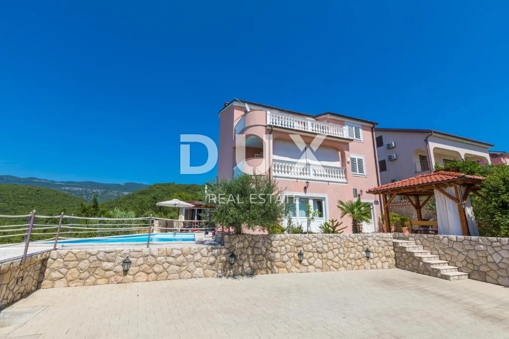 crikvenica- prekrasna villa s 3 apartmana i bazenom - slika 2