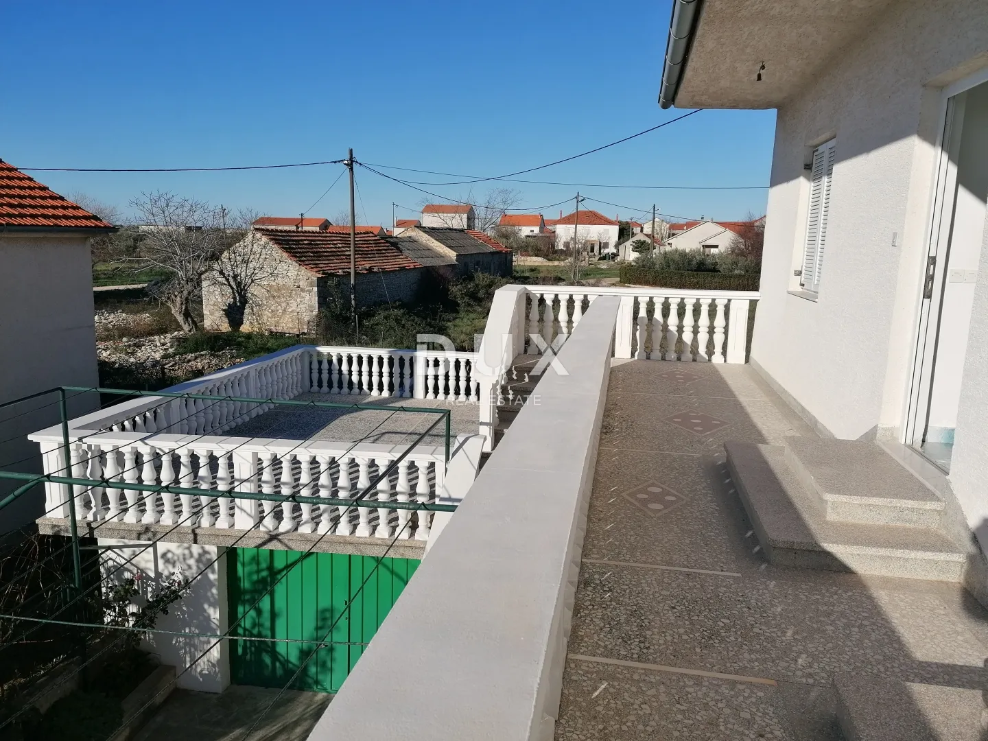 zadar, zemunik - prilika! renovirana obiteljska kuća - slika 6