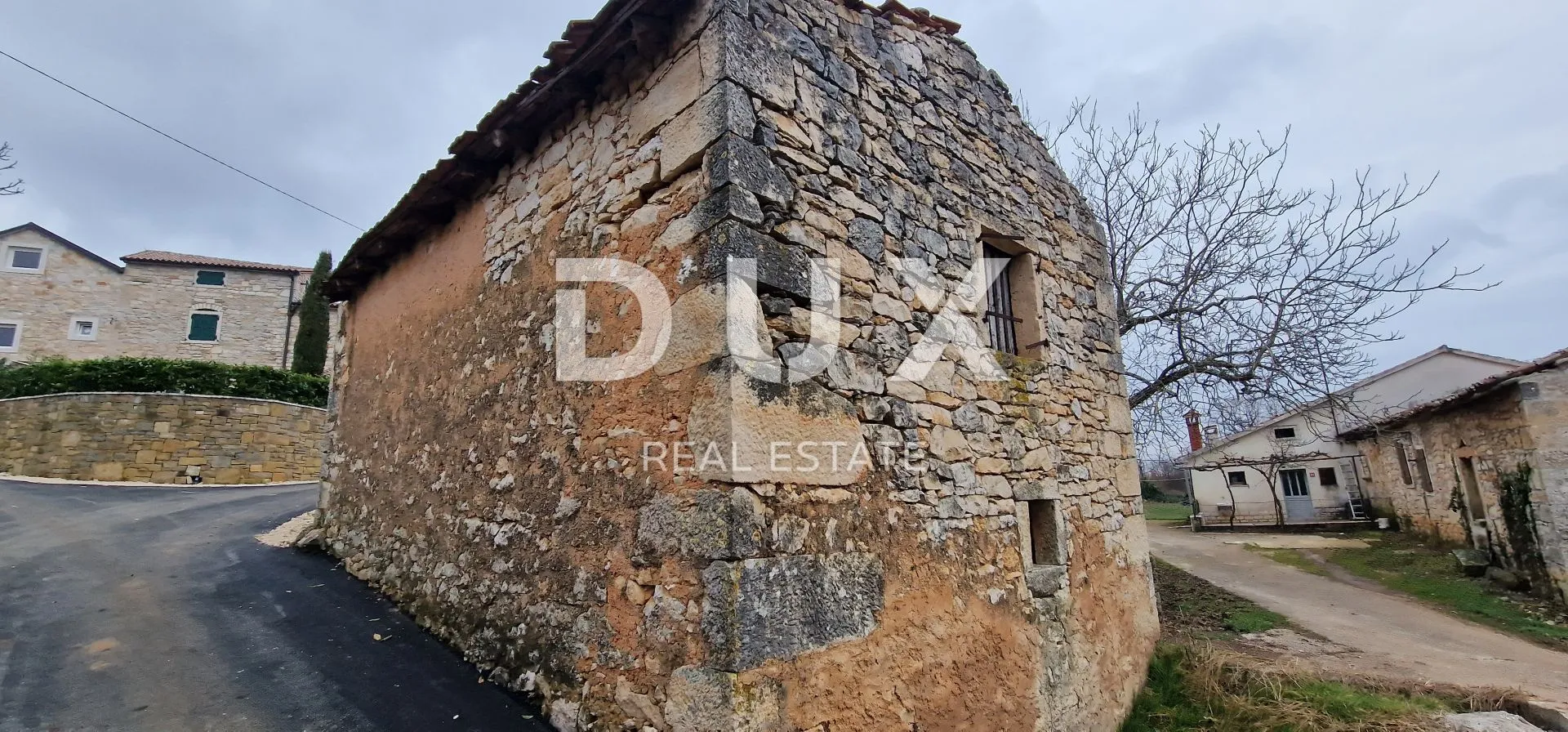 istra, motovun, okolica - dvije kuće za adaptaciju s dvorištem - slika 5
