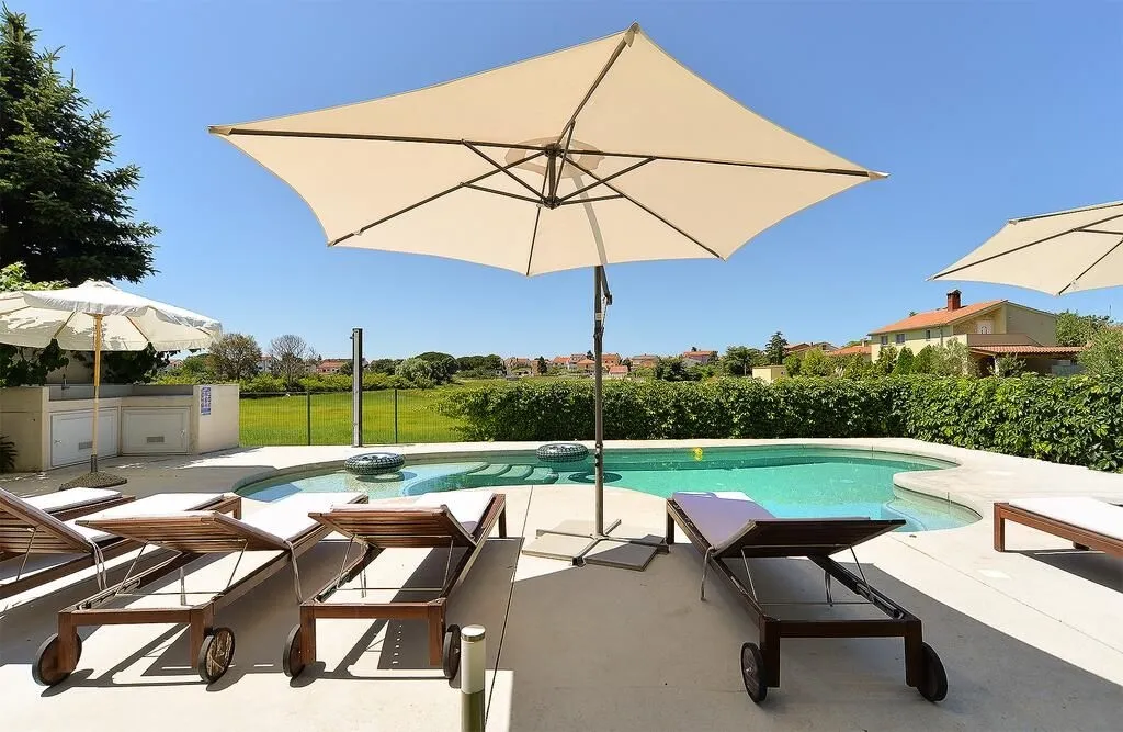 istra, valbandon - kuća sa 7 apartmana! - slika 3