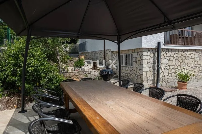 crikvenica - samostojeća kuća u širem centru crikvenice s pogledom na more - slika 4