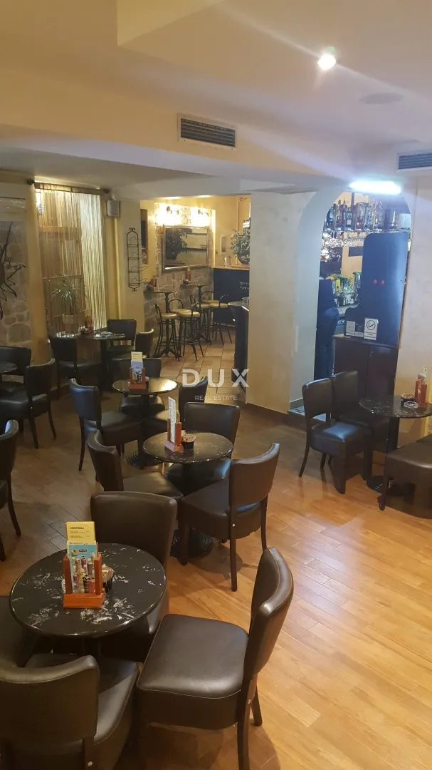 istra,rovinj - predivan uhodani caffe bar u srcu rovinja - slika 10