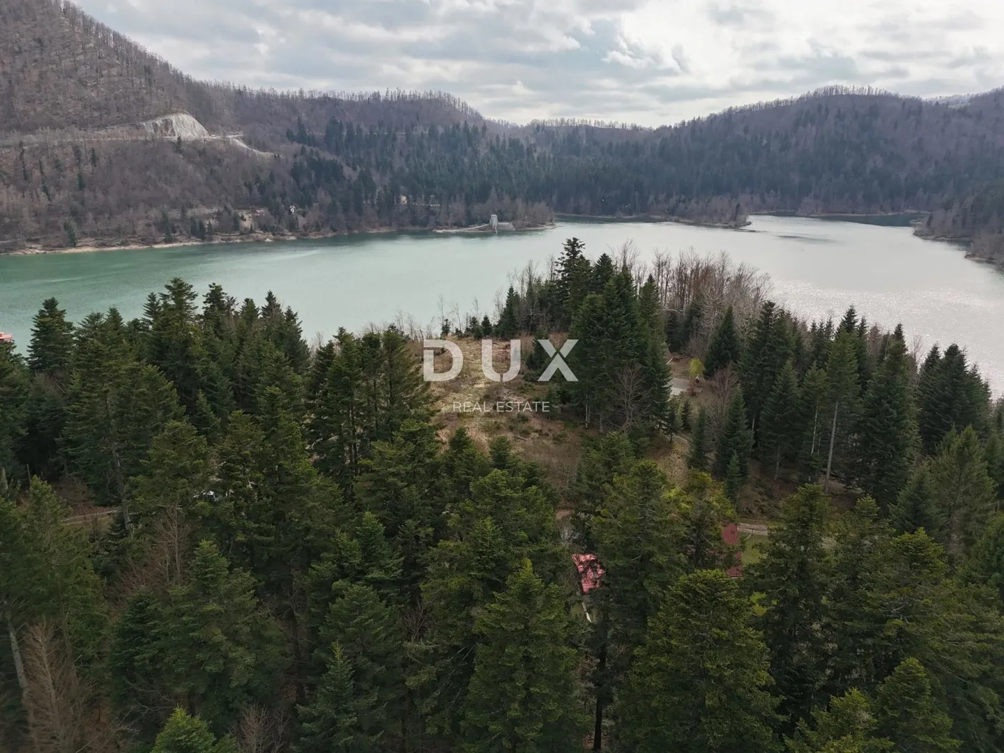 gorski kotar, lokve - zemljište u blizini jezera - slika 5