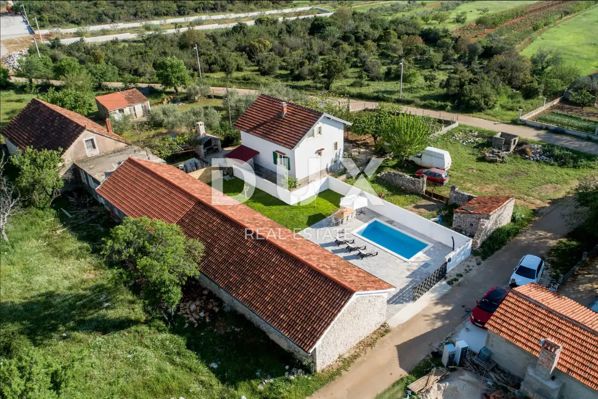 raštane, biograd - seoska idila iz snova: kuća s bazenom u raštanima! - slika 24