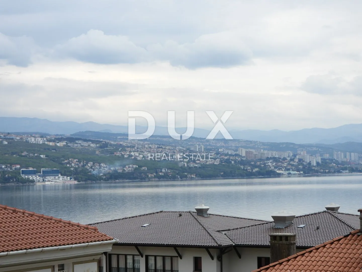 opatija, centar- eksluzivno uređen dvoetažni stan 4s+db 165m2 - slika 5