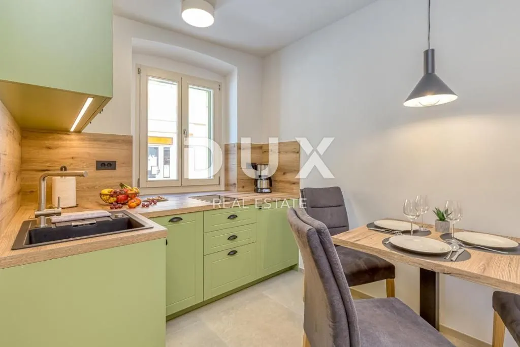istra, vrsar - šarmantna apartmanska kuća u centru vrsara - slika 12