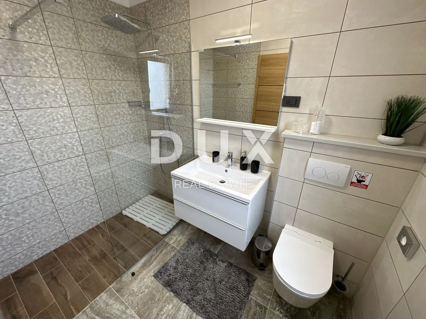 istra, barban - luksuzna vila s pomoćnim objektom - slika 22