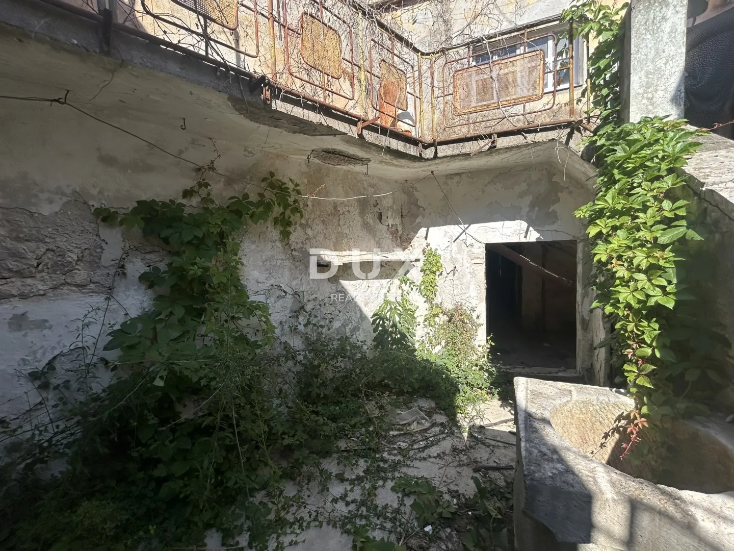 vodice, centar, kamena kuća, 170 m², 150 m od mora - slika 5