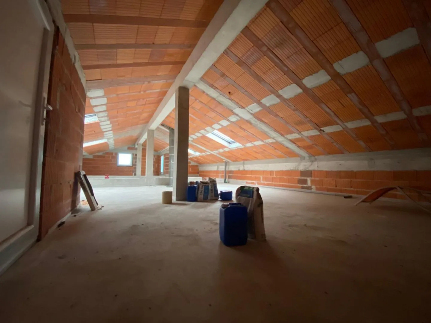 zadar, smiljevac - prostrana renovirana kuća s garažom - slika 32