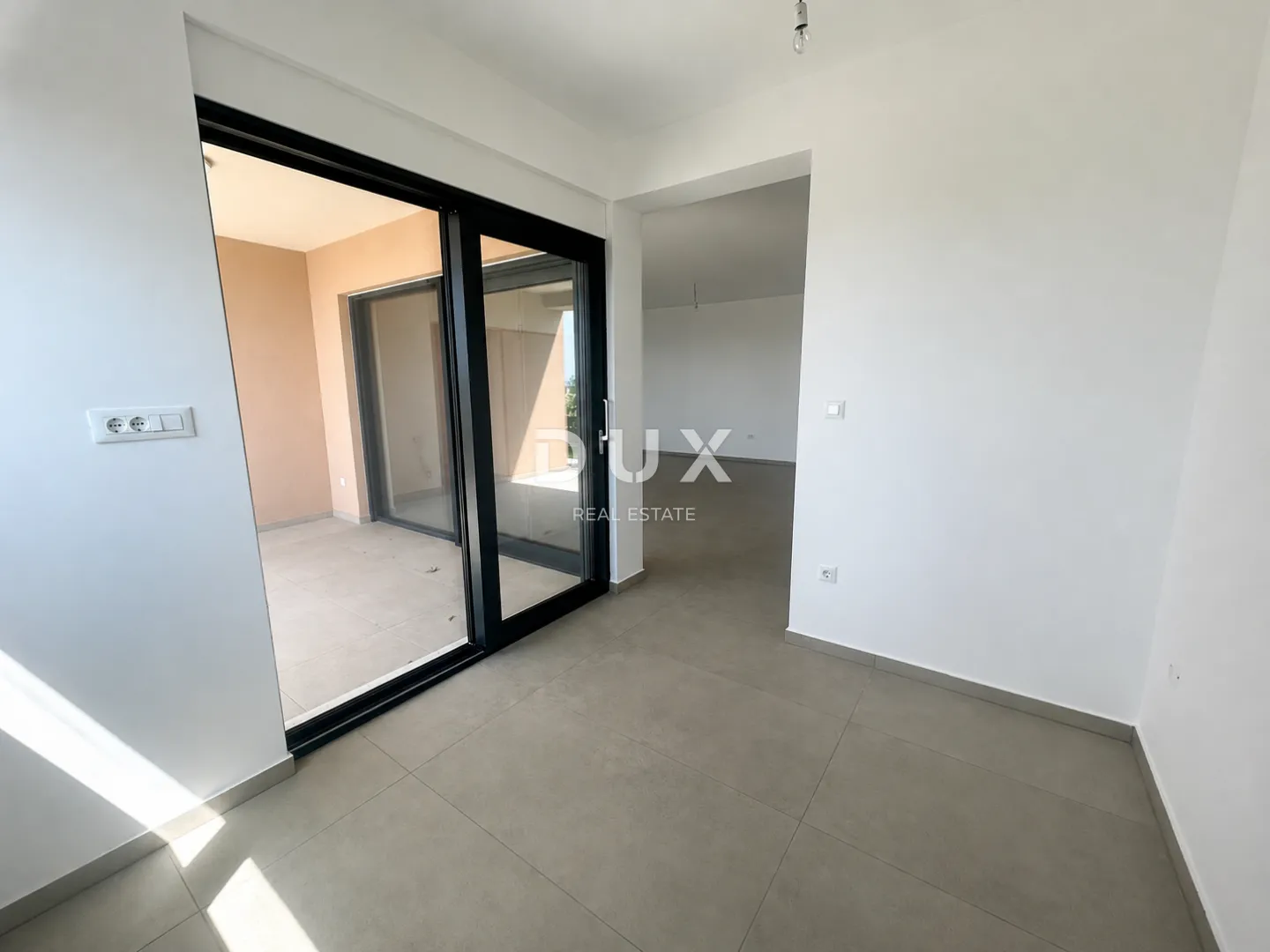 primošten, dolac – stan u prizemlju s vrtom od 64 m², 2 spavaće sobe - slika 12