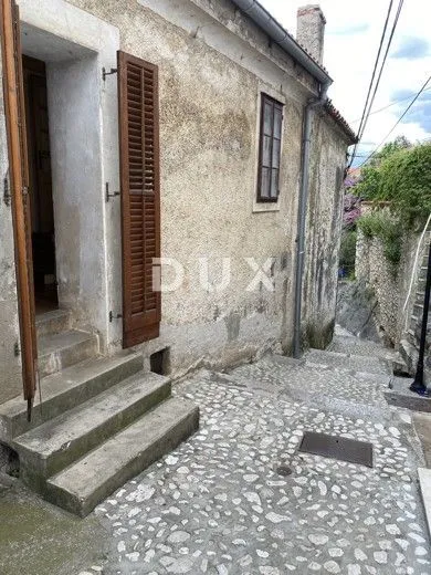 novi vinodolski - primorska kuća 50 m odmora - slika 8