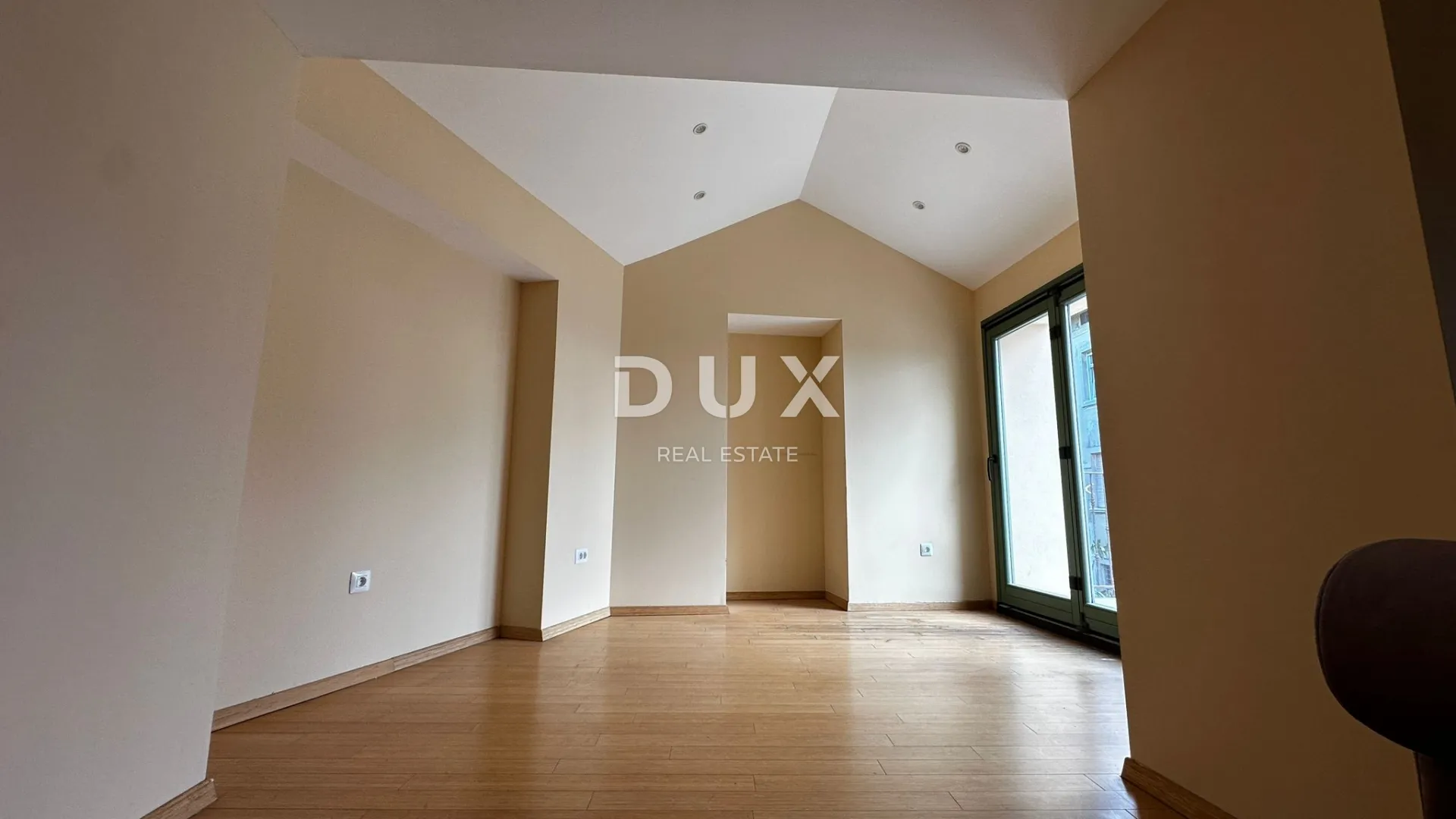 opatija - stan 185m2 sa pogledom na more - slika 22