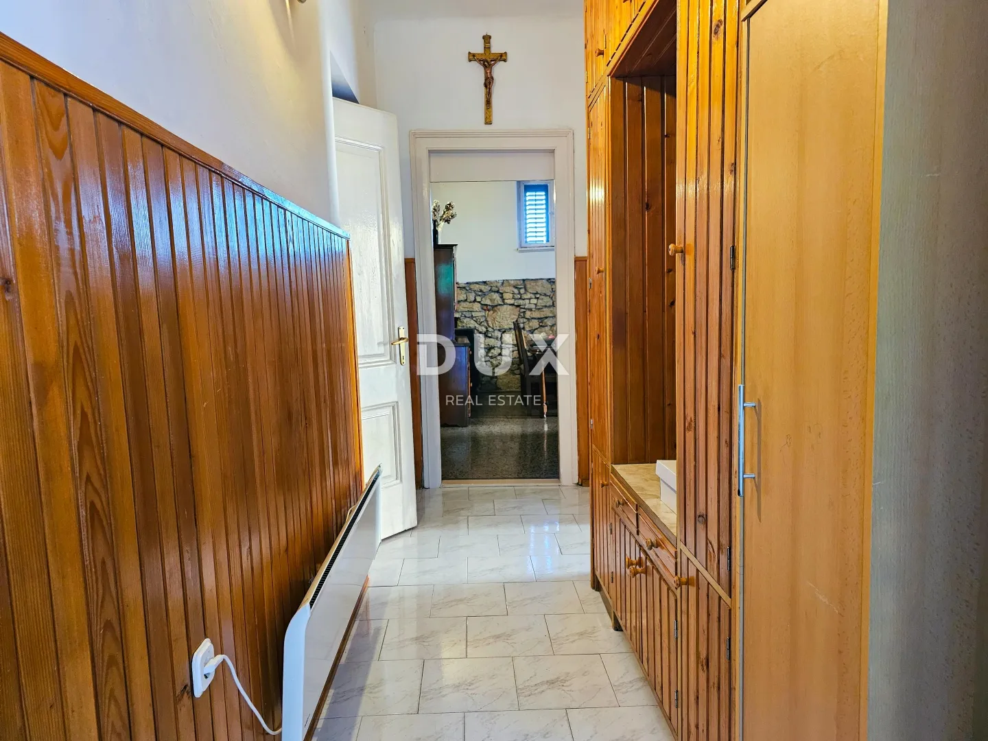 rijeka, centar - dvoetažni stan 104 m2, s dvorištem i parkingom - slika 9