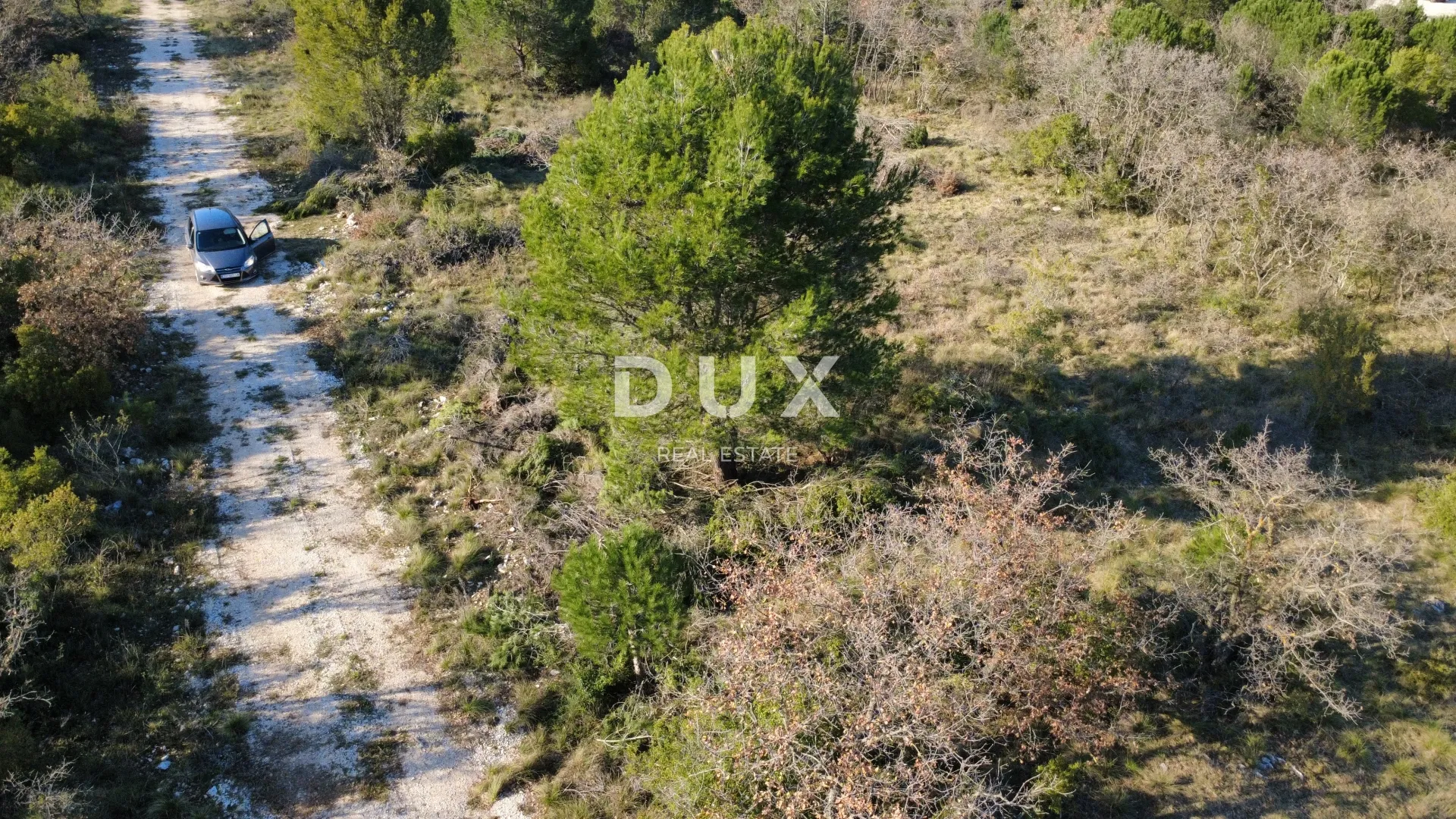 zadar, crno – pravilna parcela 740 m² s pristupnim putem! - slika 6