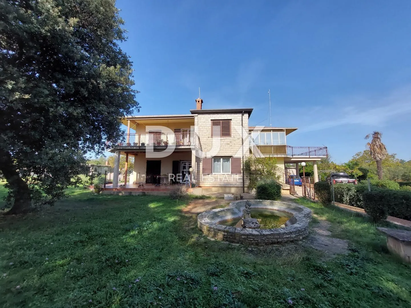 istra, brtonigla - prekrasna prostrana kuća na osami - slika 4