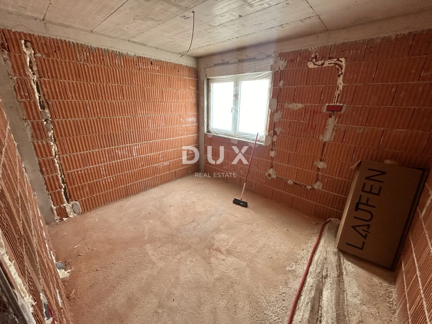 šibenik, vodice – 121 m² privatnog vrta, garaža, 500 m od mora - slika 10