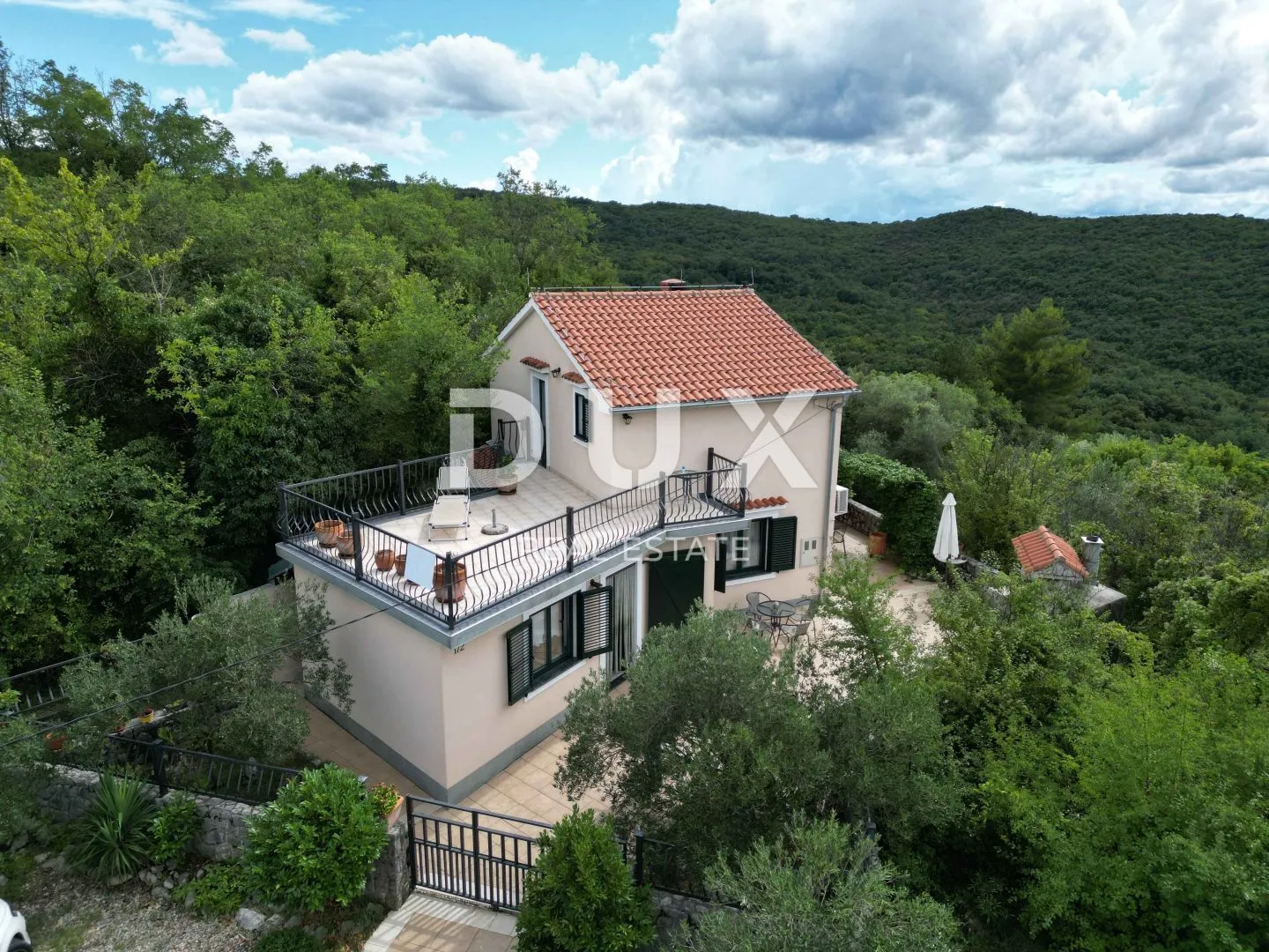 krk, dobrinj - samostojeća kuća 135m2 s pogledom na more + okoliš 150m2 - slika 8