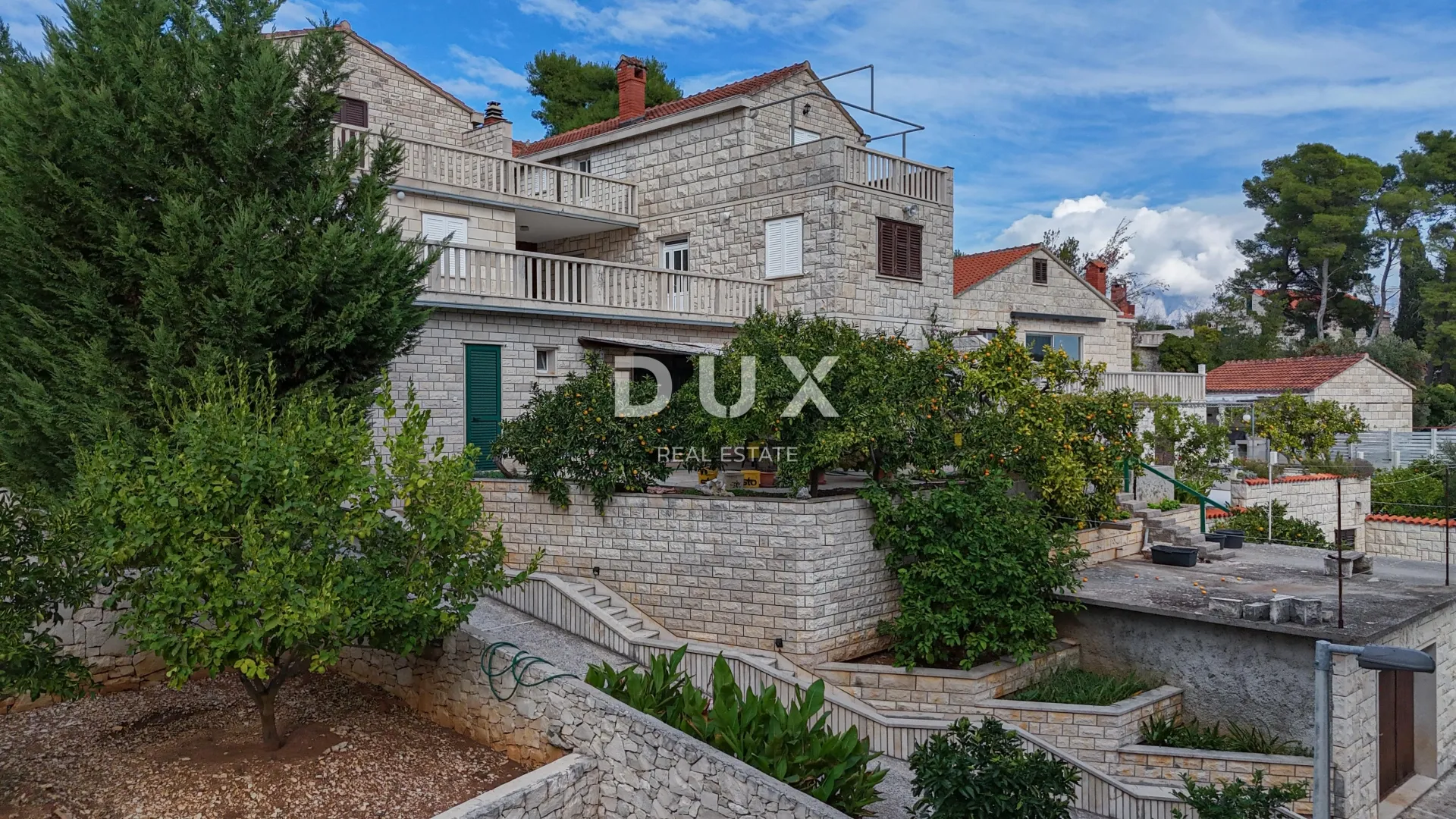 otok brač, sumartin - apartmanska kuća u kamenu s garažom 2.red do mora - slika 7