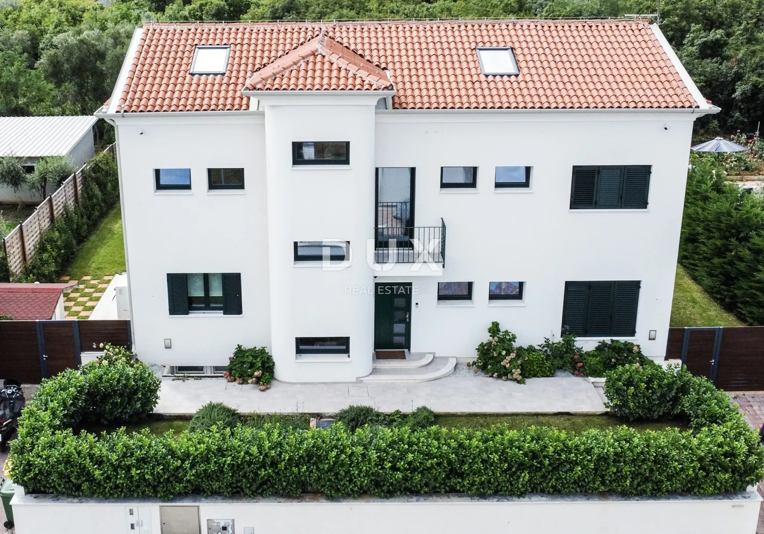 istra, umag – luksuzna vila, bazen, pogled na more - slika 2